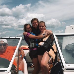 Meet your Posher, Jadah